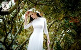 {ẢNH] Thiếu nữ Hà thành thướt tha áo dài bên đồi vải Lục Ngạn